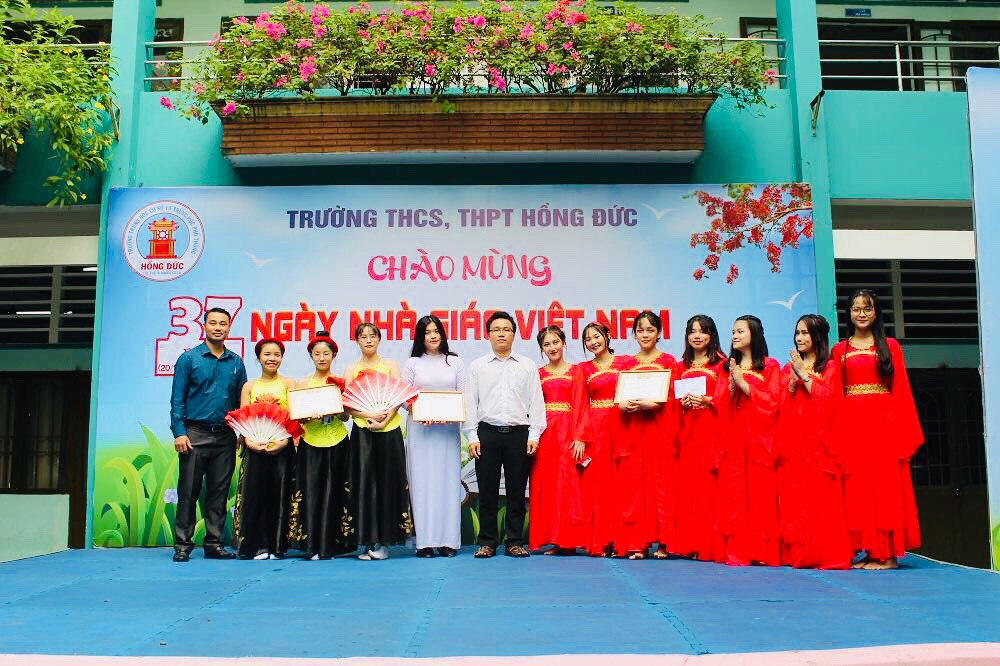 Trường Hồng Đức mừng ngày lễ Nhà Giáo Việt Nam 20-11