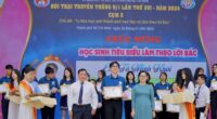 Tự hào học sinh thành phố học tập và làm theo lời Bác-2